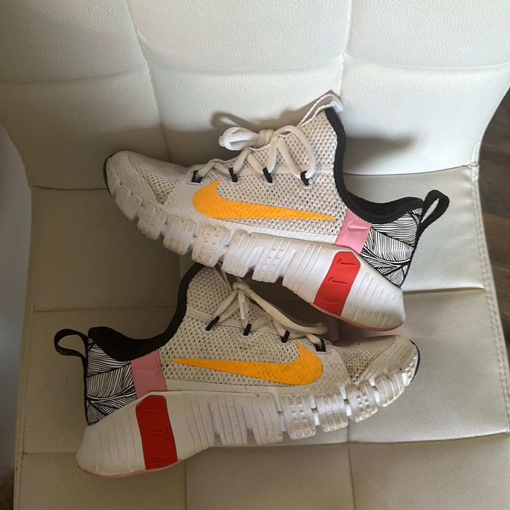 Nike tennis shoes